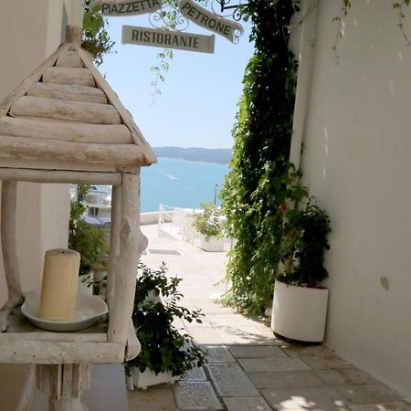 Piazzetta Petrone Apartments + Parking Vieste Eksteriør billede