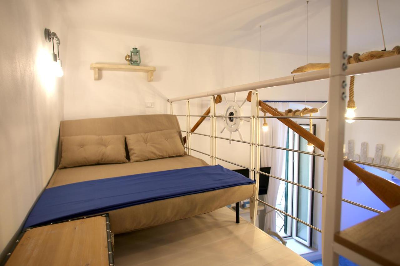 Piazzetta Petrone Apartments + Parking Vieste Eksteriør billede
