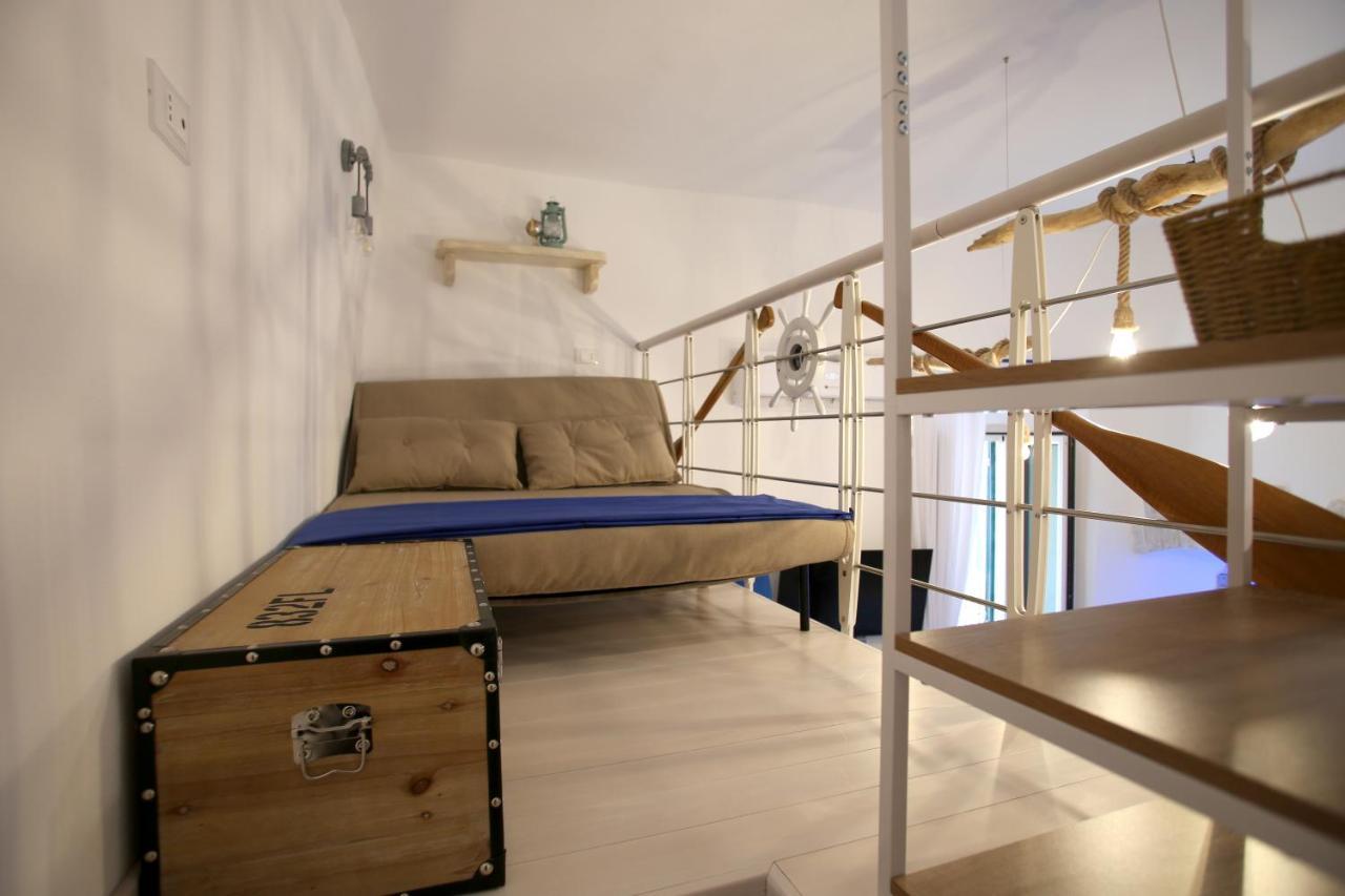 Piazzetta Petrone Apartments + Parking Vieste Eksteriør billede