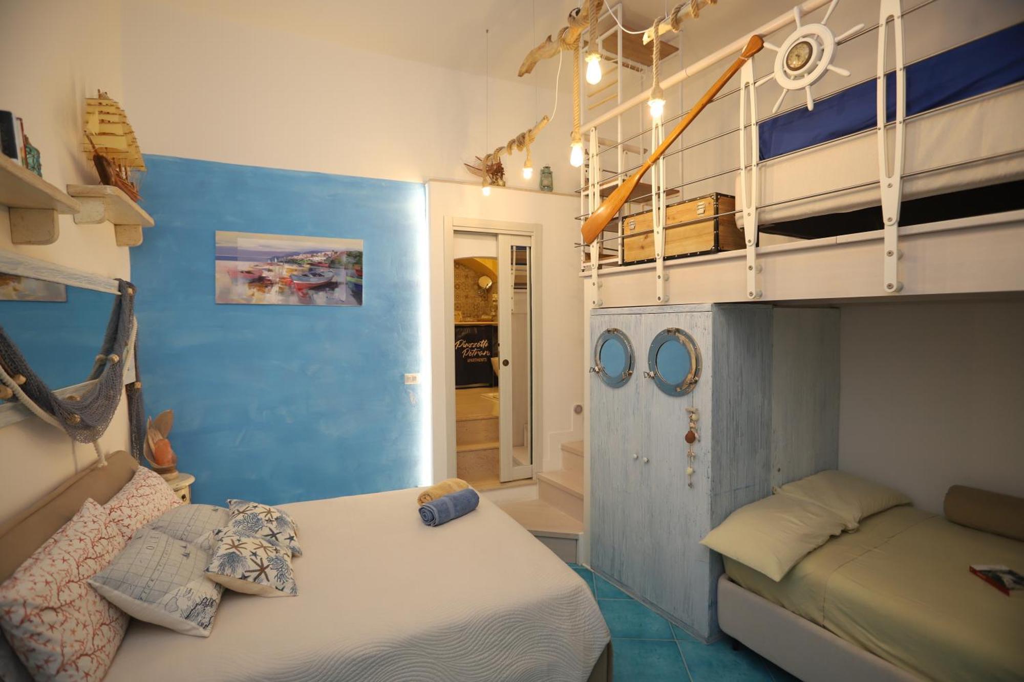 Piazzetta Petrone Apartments + Parking Vieste Eksteriør billede